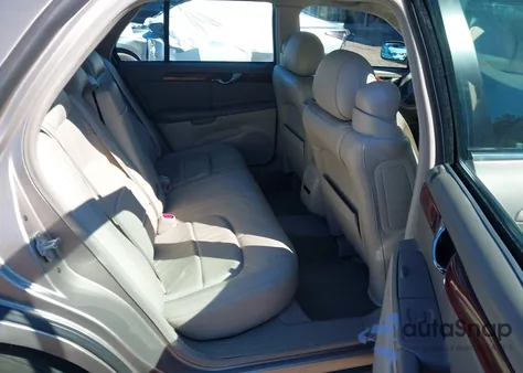 2004 Cadillac Deville Standard z USA, uszkodzony, nr VIN 1G6KD54Y24U260606